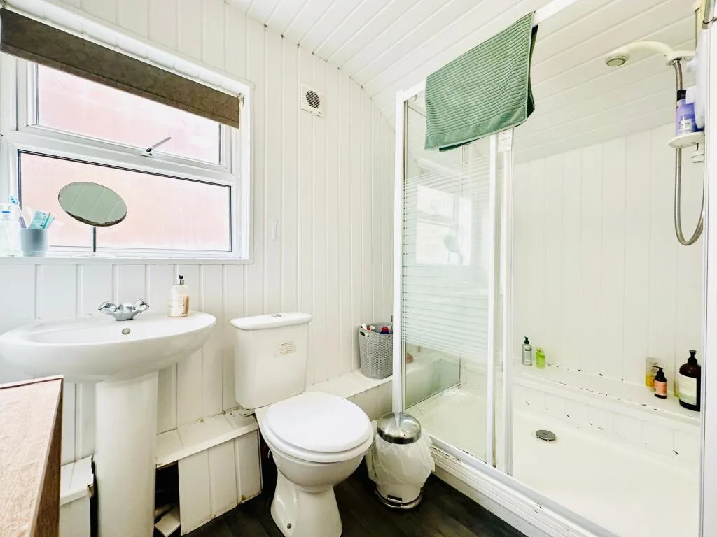 5 bedroom terraced house for rent