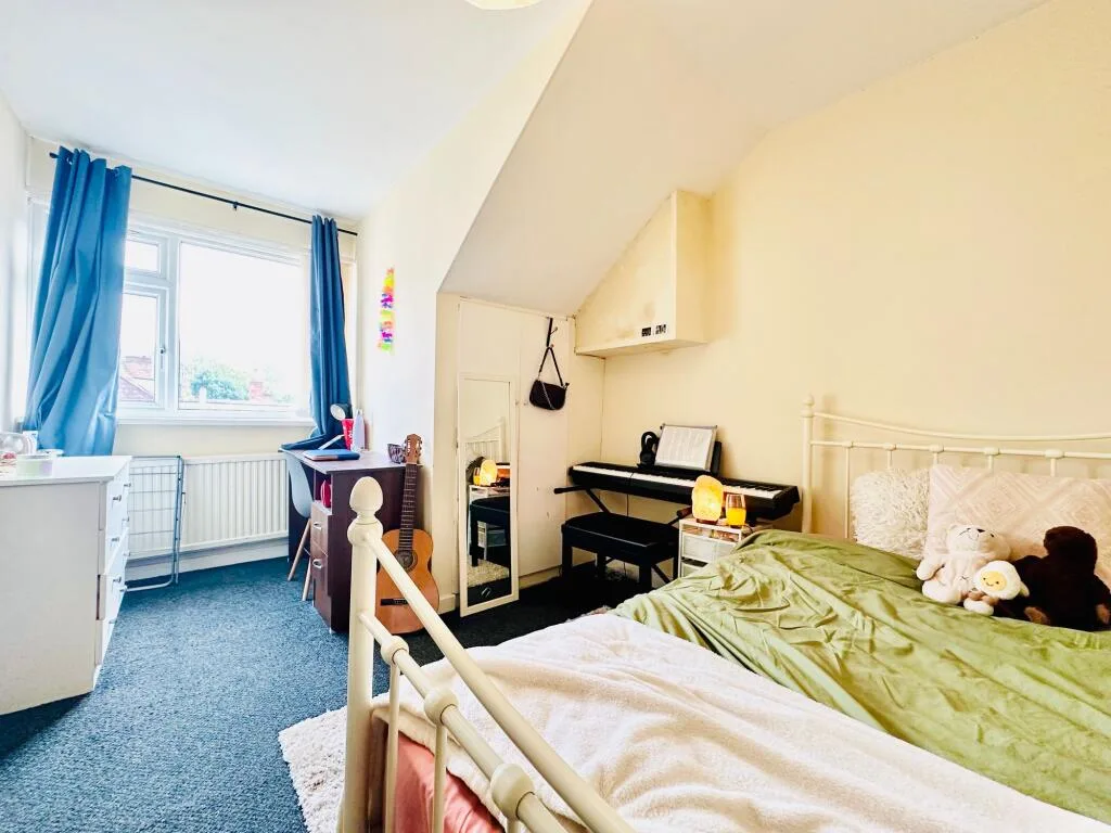 5 bedroom terraced house for rent