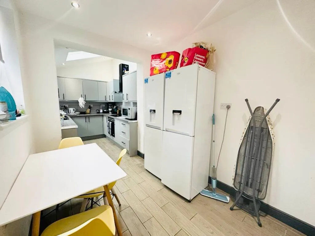 5 bedroom terraced house for rent