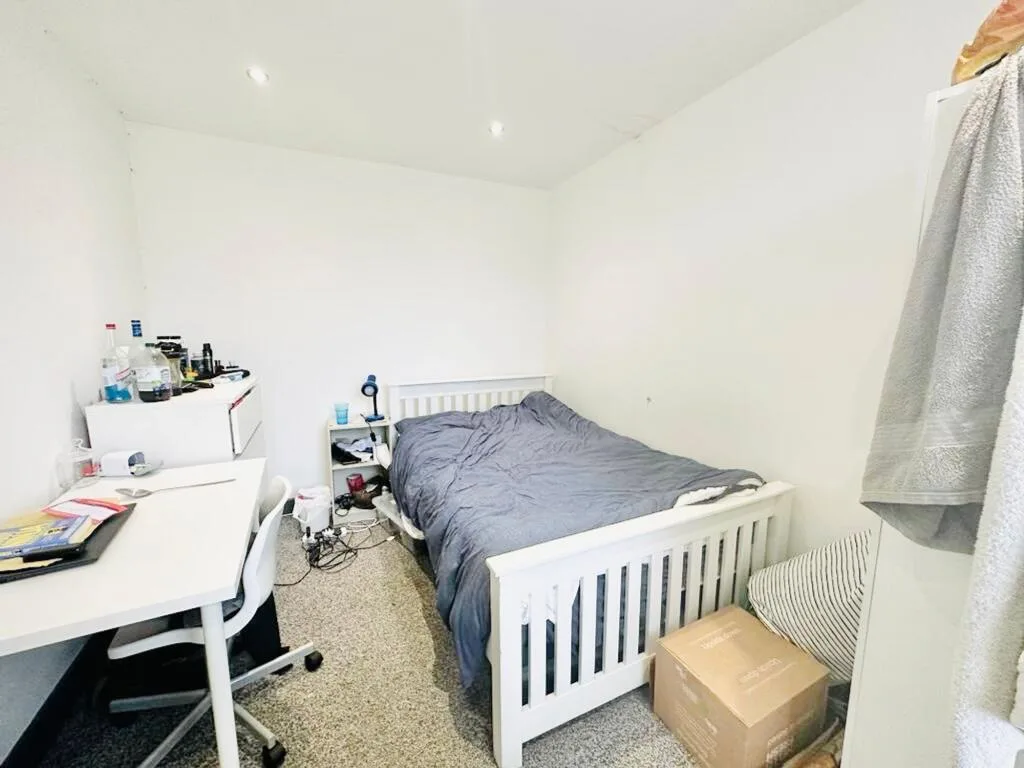 5 bedroom terraced house for rent