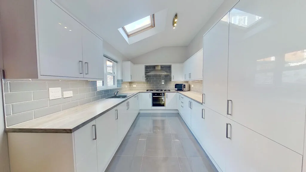 7 bedroom semi-detached house for rent