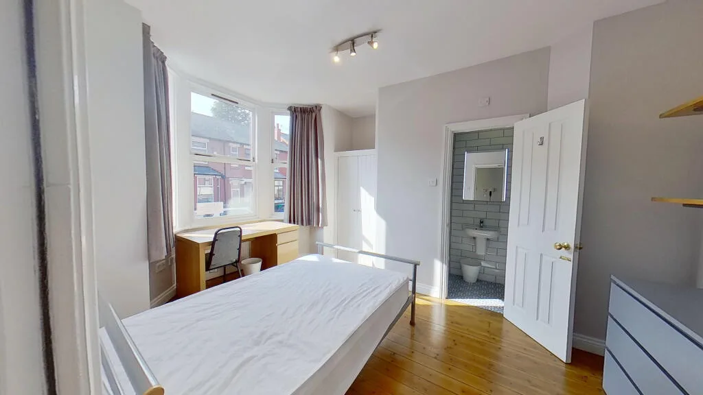 7 bedroom semi-detached house for rent