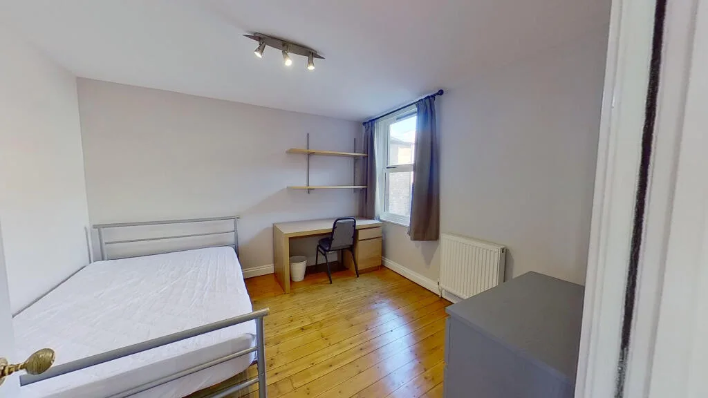 7 bedroom semi-detached house for rent