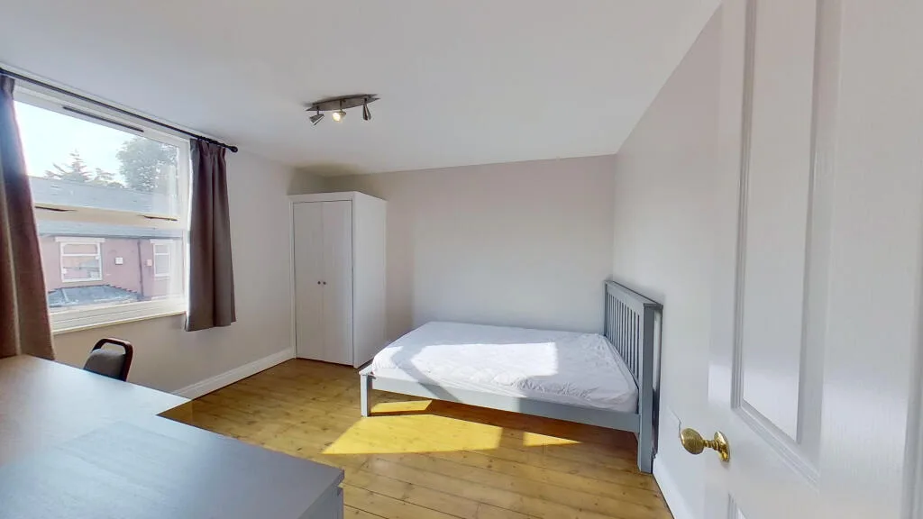 7 bedroom semi-detached house for rent