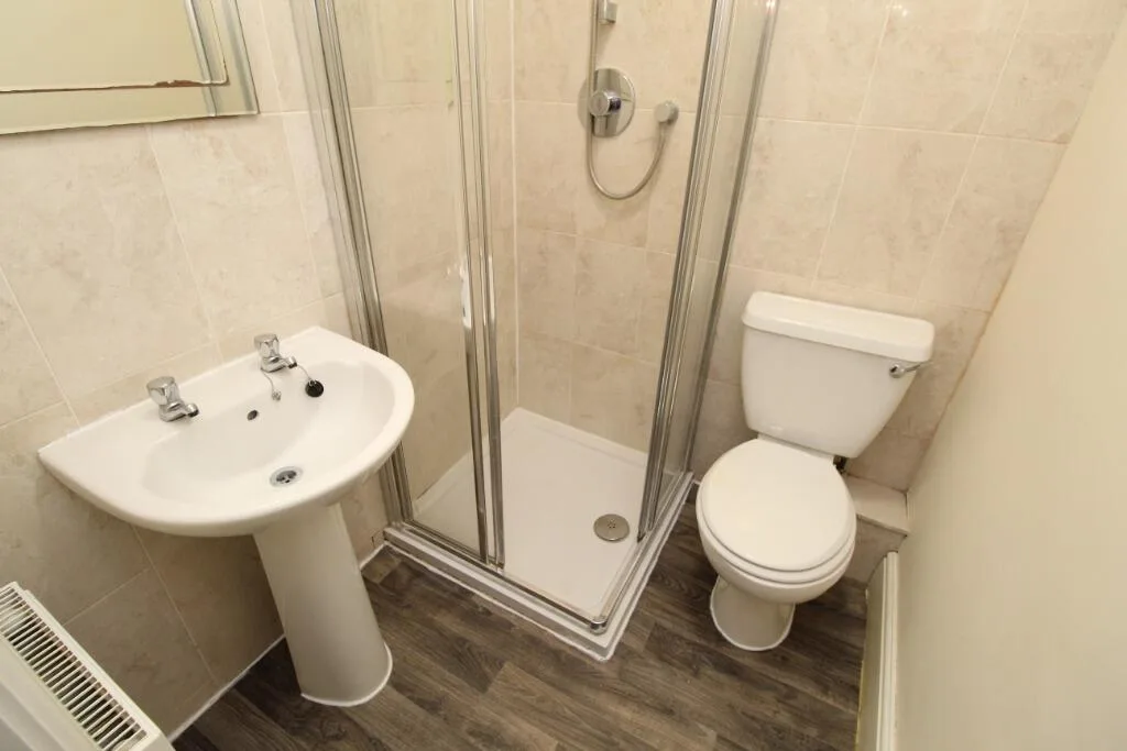 4 bedroom semi-detached house for rent