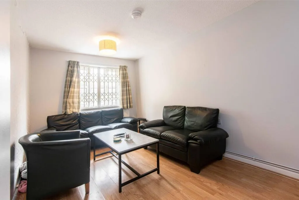 1 bedroom end of terrace house for rent