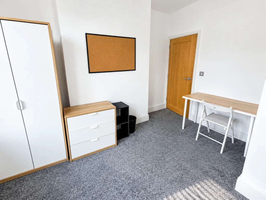 6 bedroom terraced house for rent