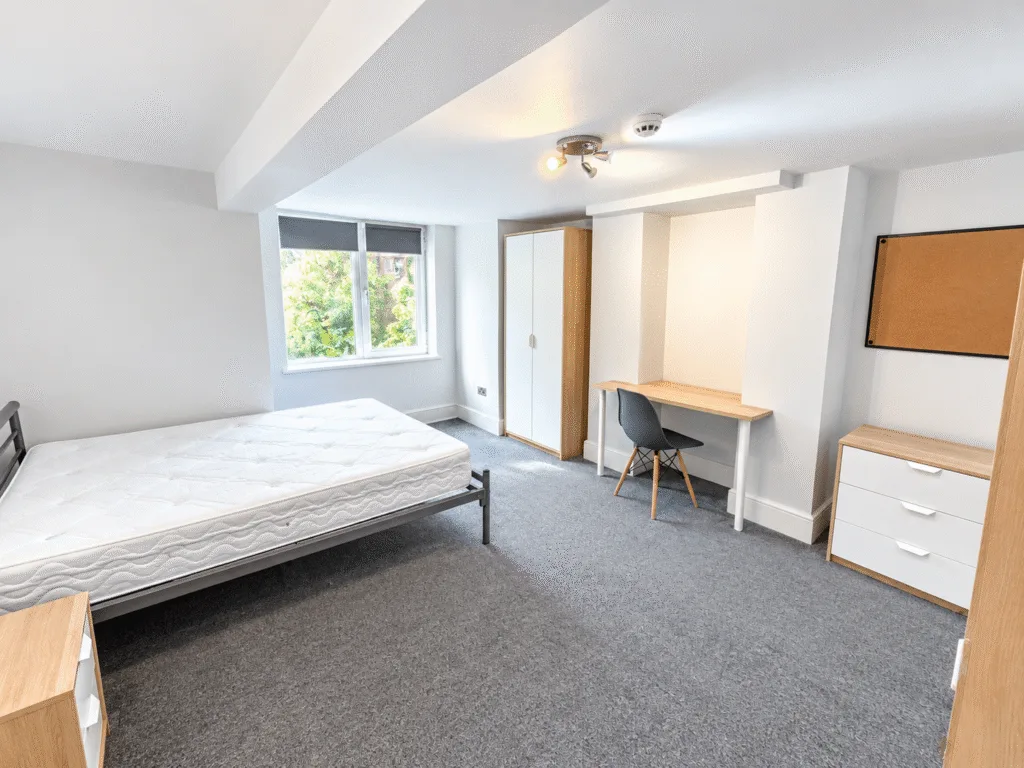 6 bedroom terraced house for rent