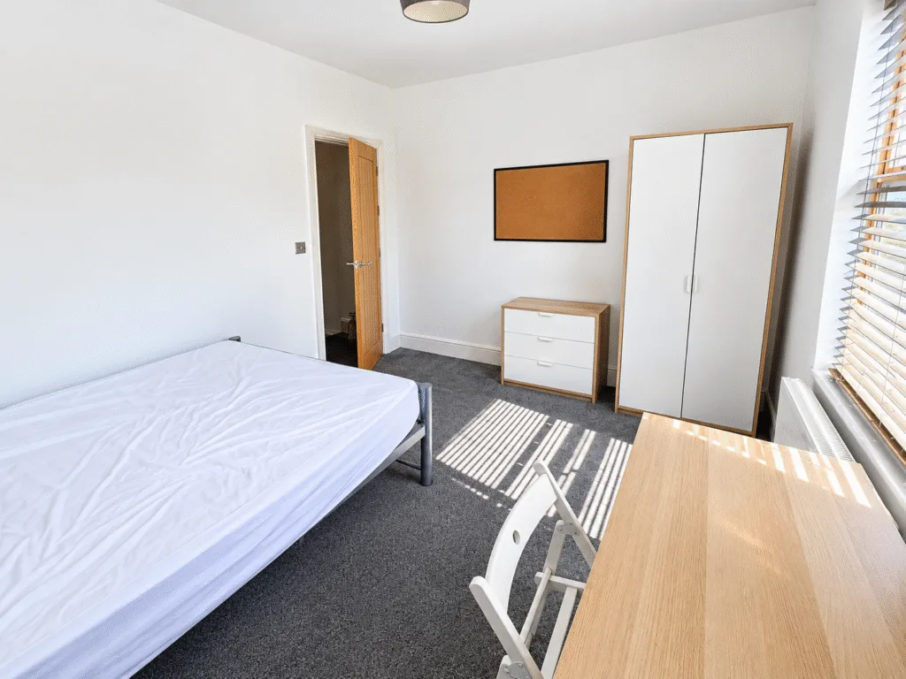 6 bedroom terraced house for rent