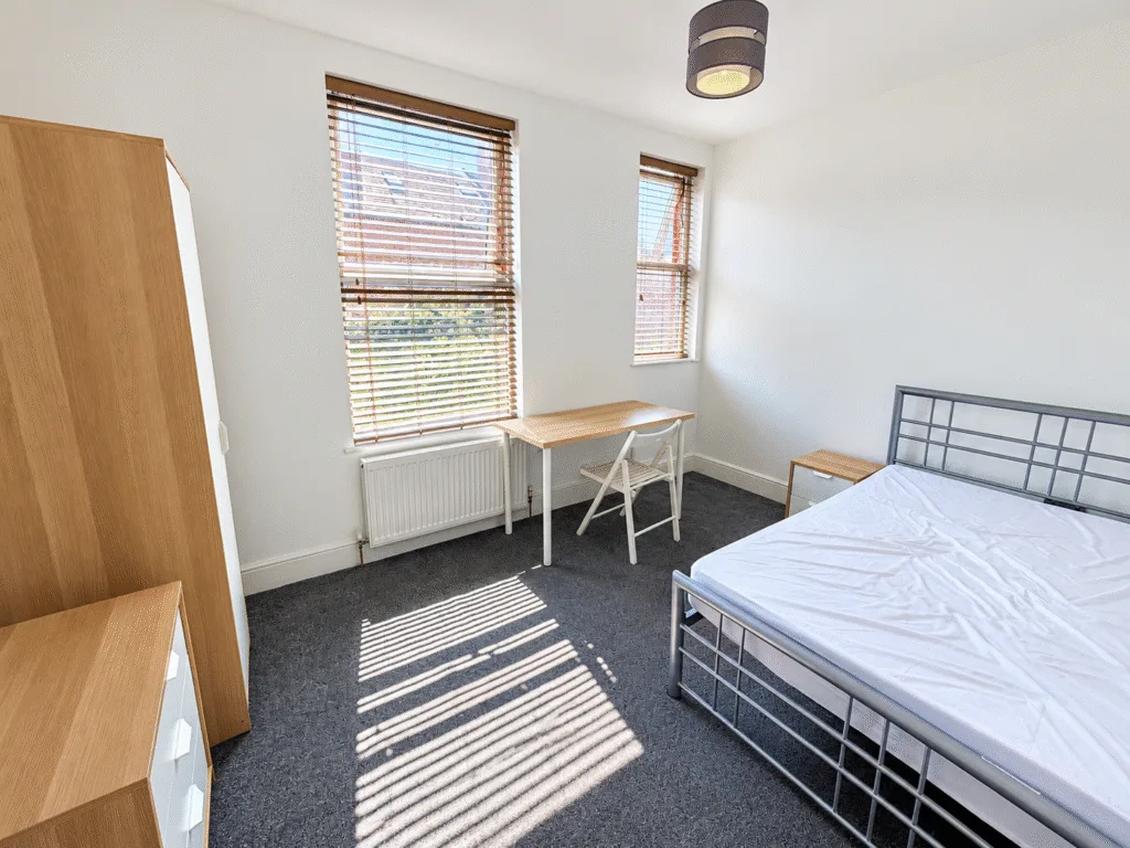 6 bedroom terraced house for rent
