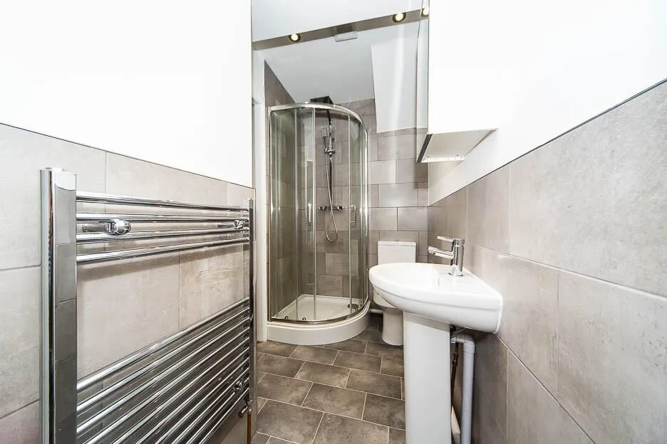 6 bedroom terraced house for rent