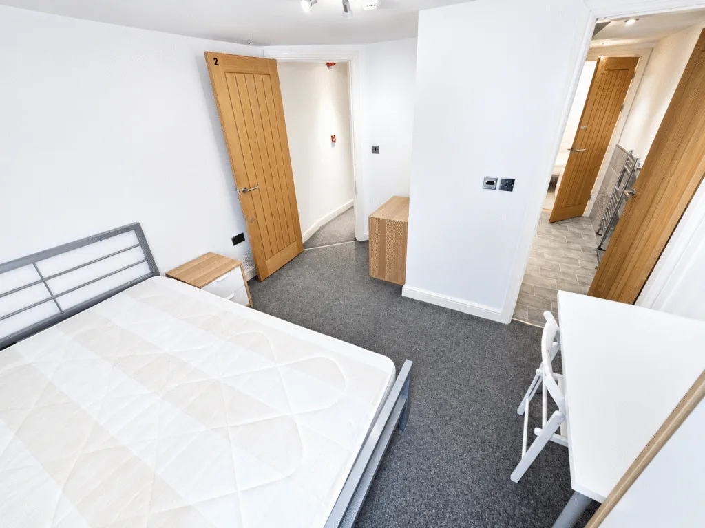 6 bedroom terraced house for rent