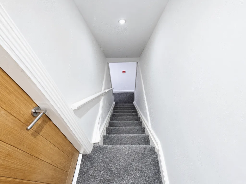 6 bedroom terraced house for rent
