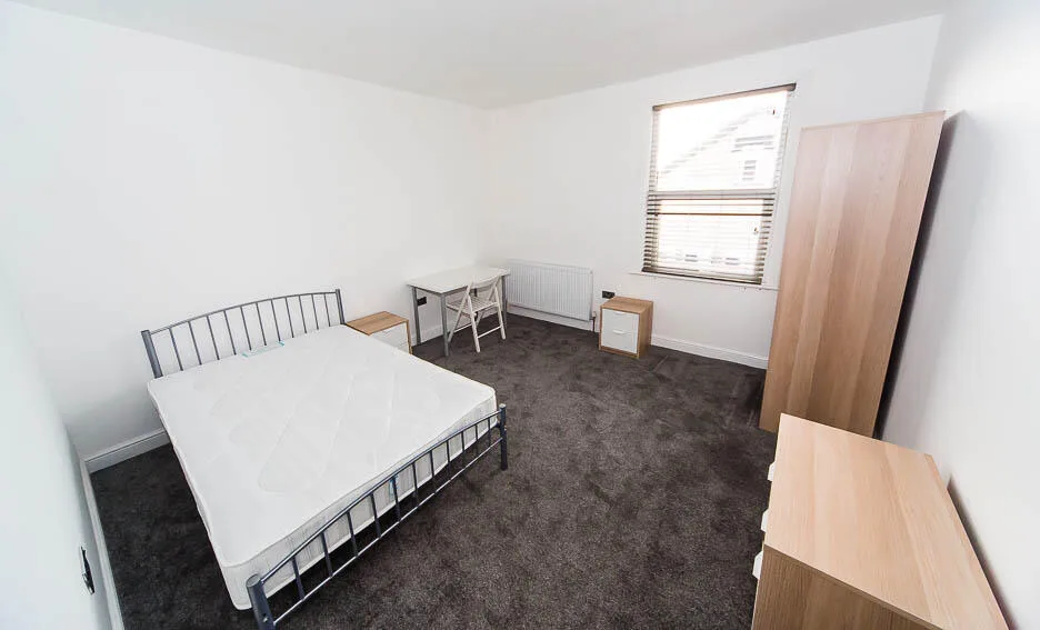 6 bedroom terraced house for rent