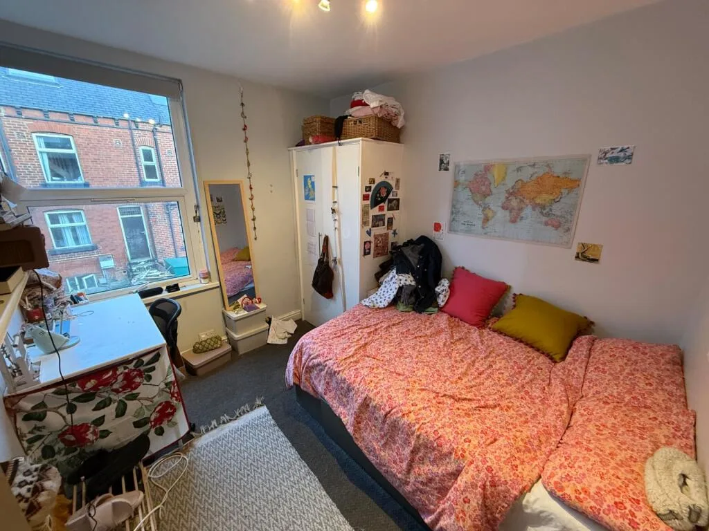 6 bedroom terraced house for rent