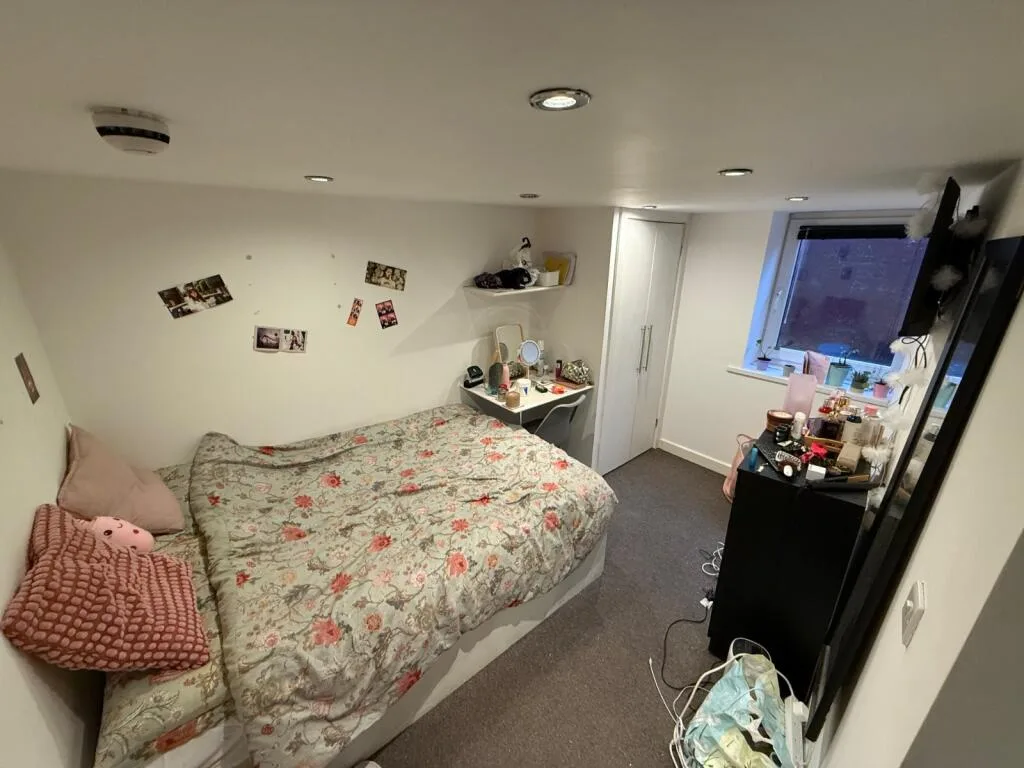 6 bedroom terraced house for rent