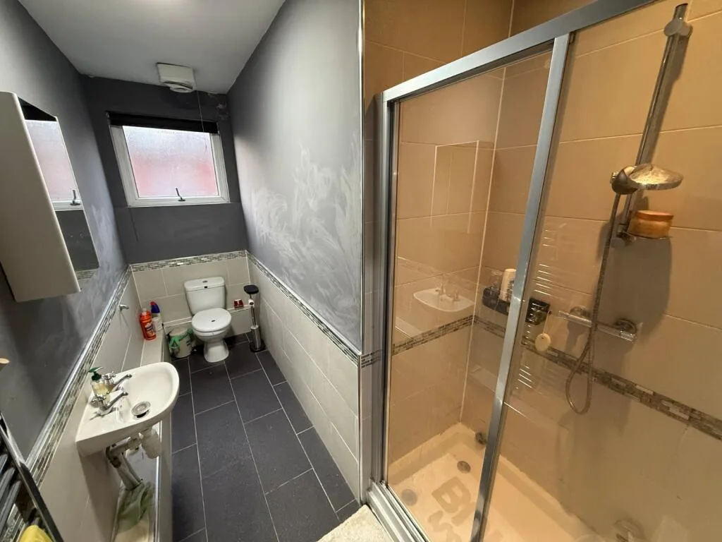 6 bedroom terraced house for rent