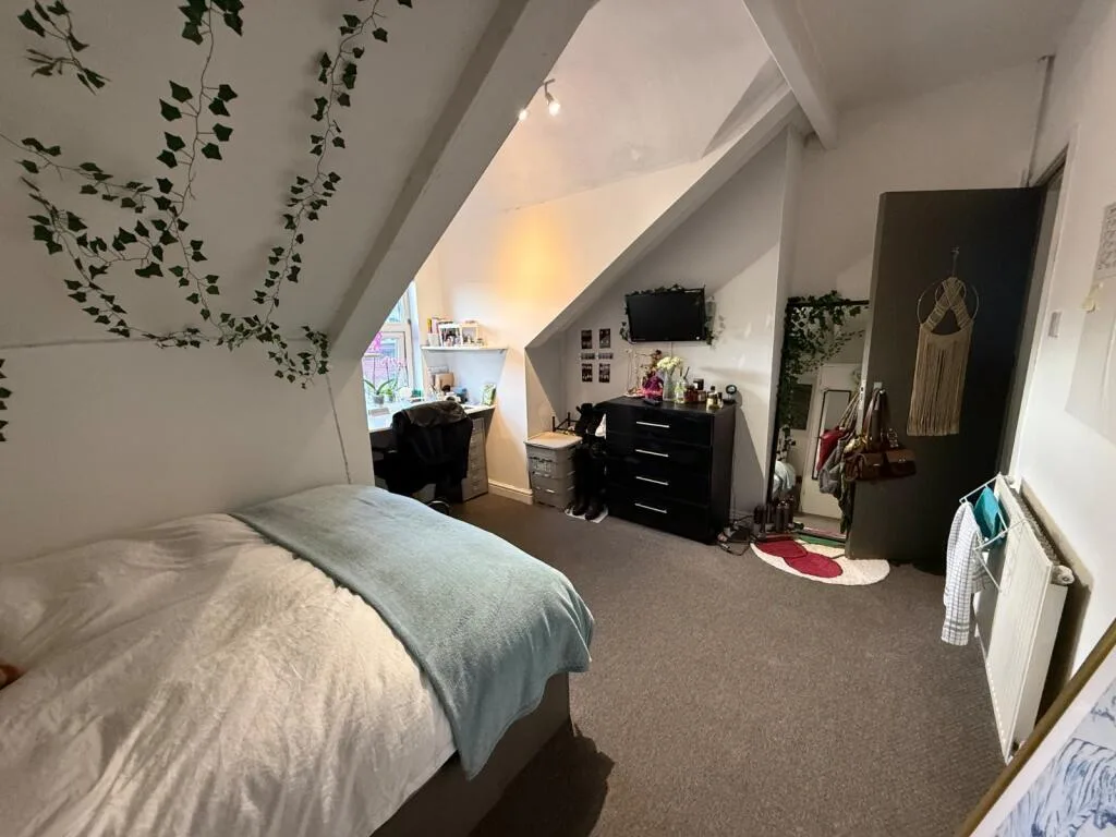 6 bedroom terraced house for rent
