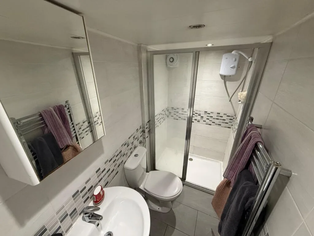 6 bedroom terraced house for rent
