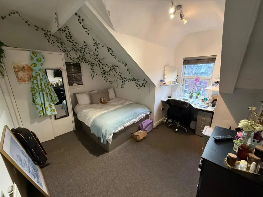 6 bedroom terraced house for rent
