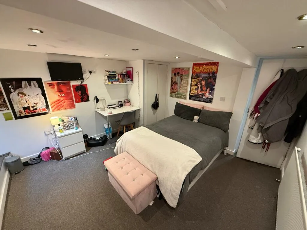 6 bedroom terraced house for rent