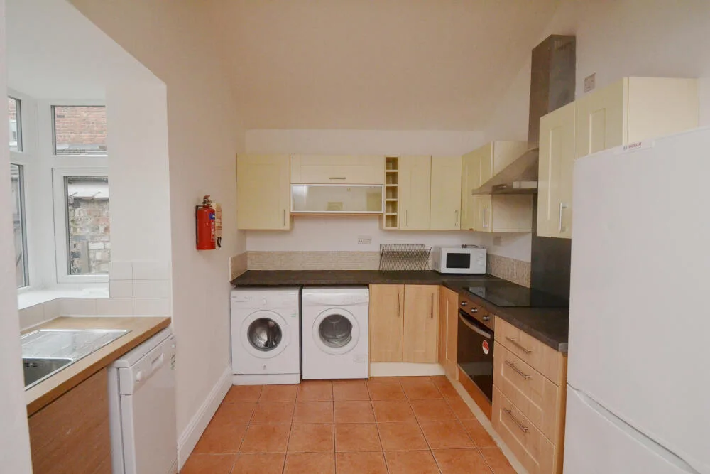 5 bedroom terraced house for rent