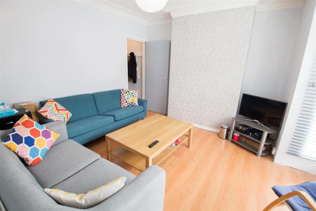 4 bedroom terraced house for rent