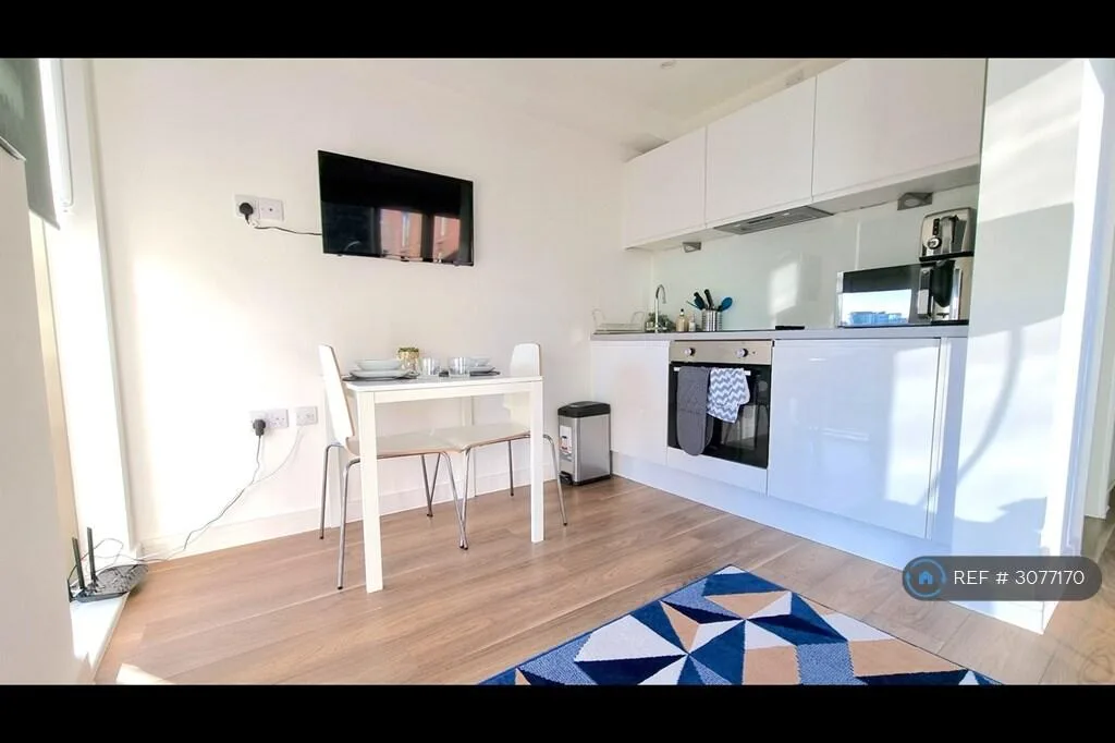 Studio flat for rent
