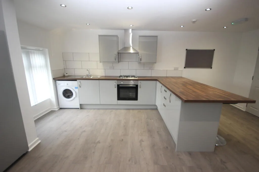 3 bedroom flat for rent