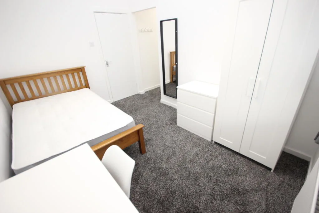 4 bedroom flat for rent