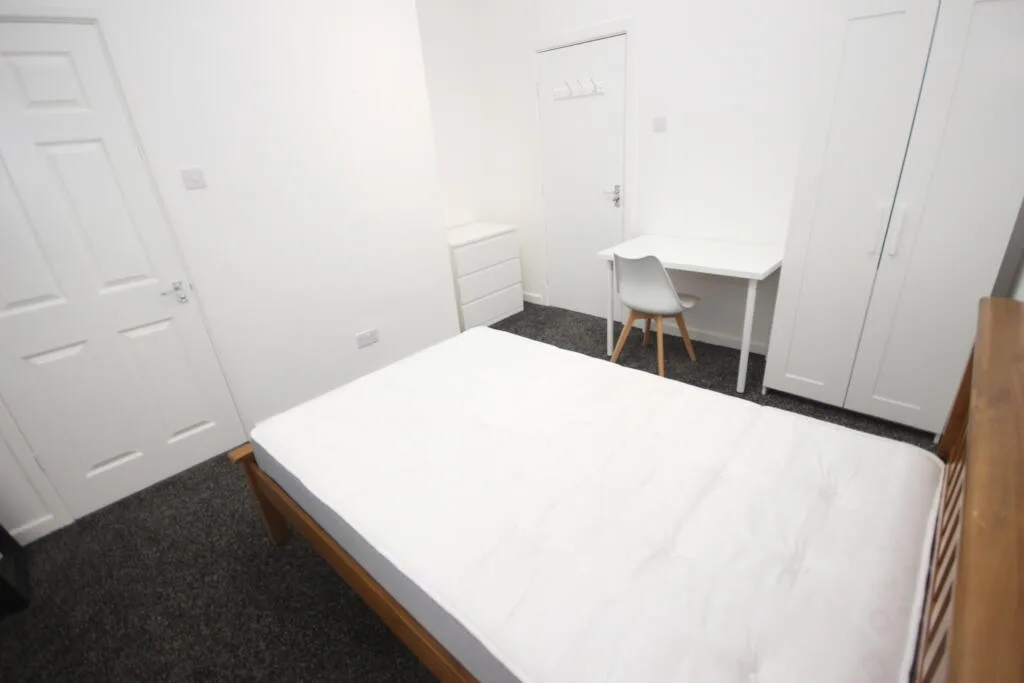 4 bedroom flat for rent
