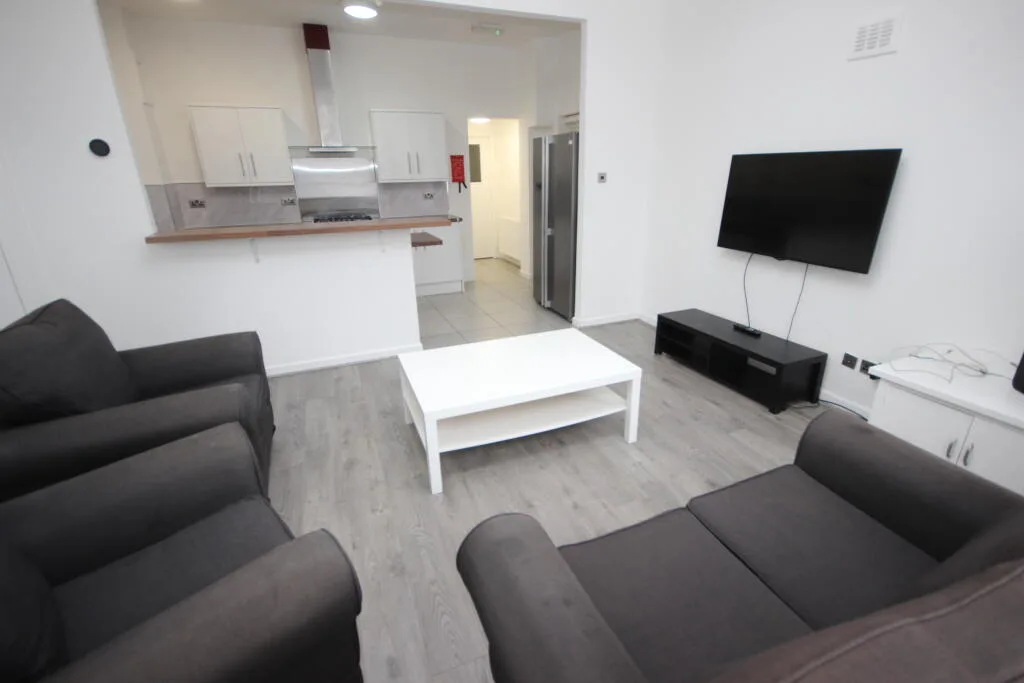 4 bedroom flat for rent