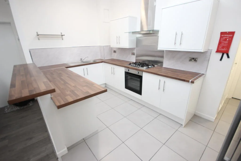 4 bedroom flat for rent
