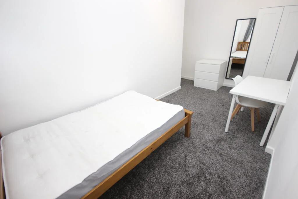 4 bedroom flat for rent
