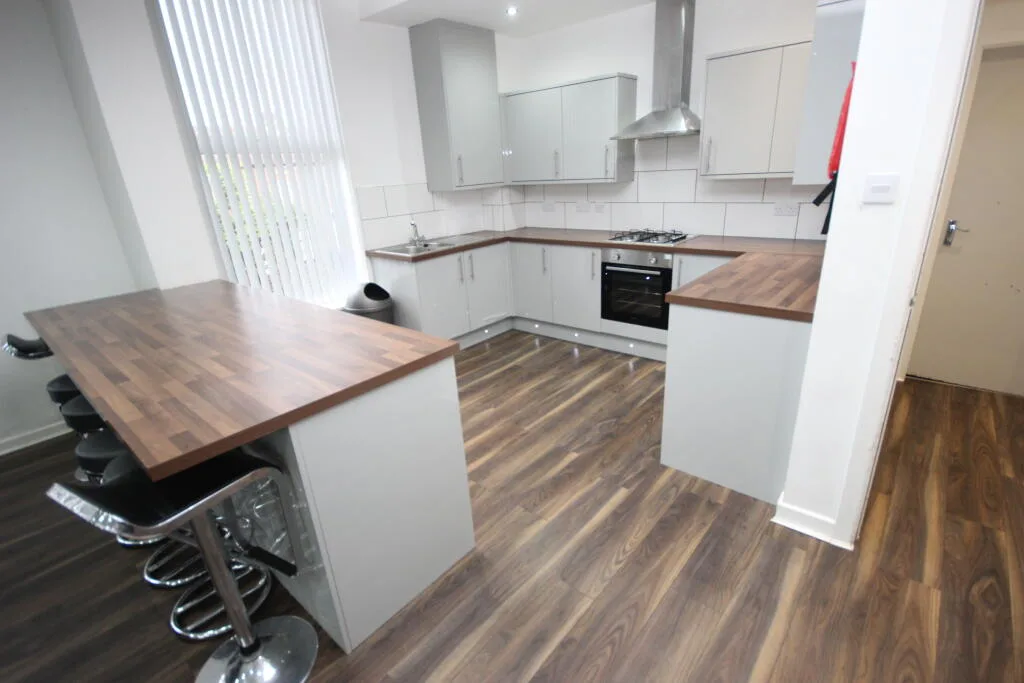 4 bedroom flat for rent
