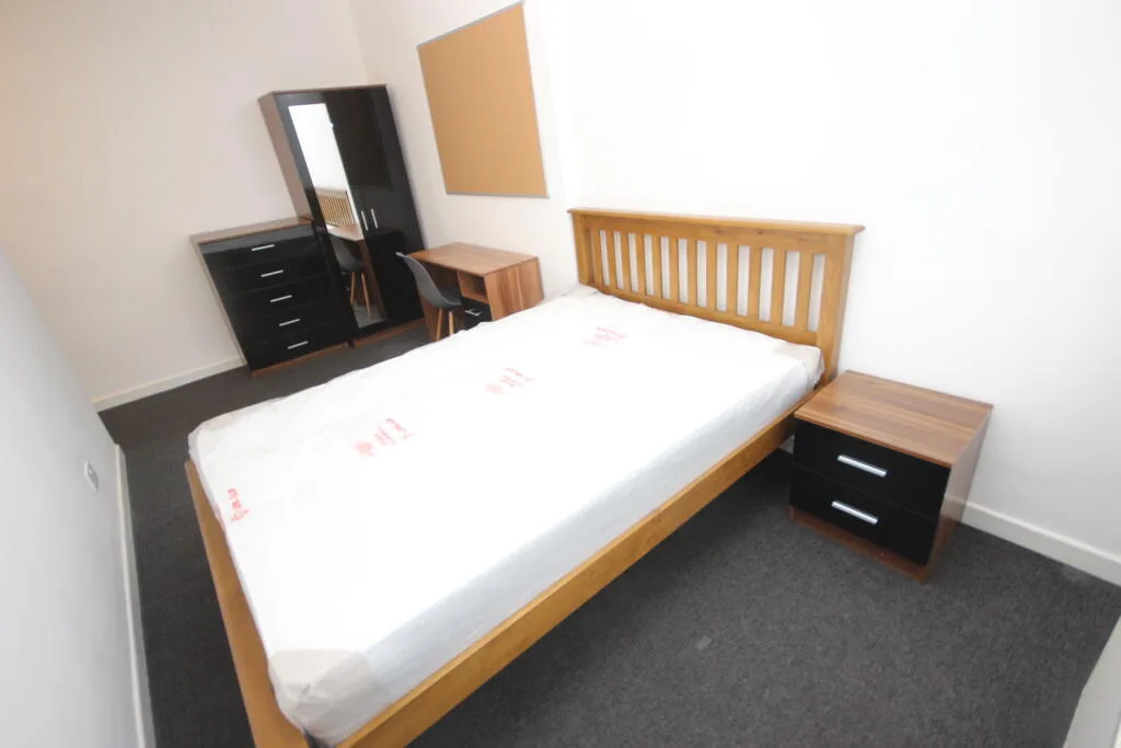 4 bedroom flat for rent