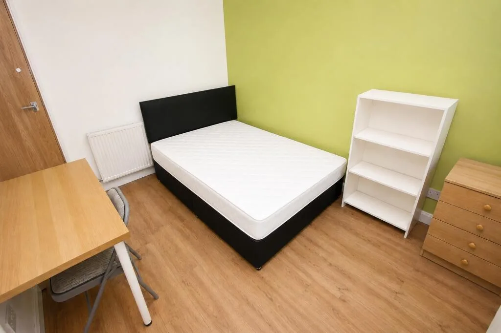 6 bedroom terraced house for rent