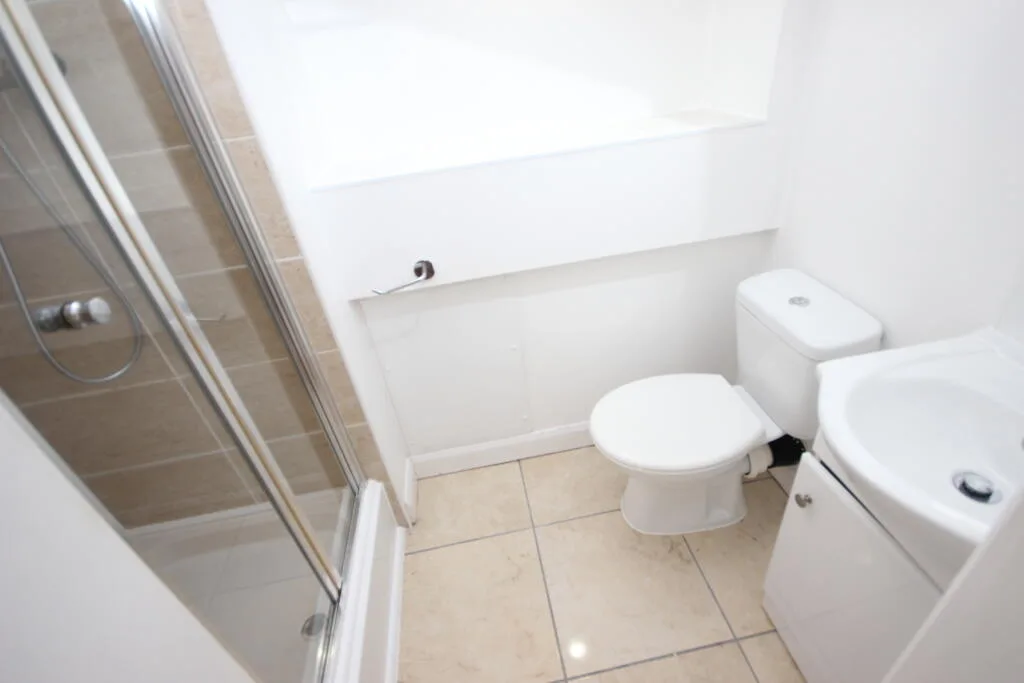 6 bedroom terraced house for rent