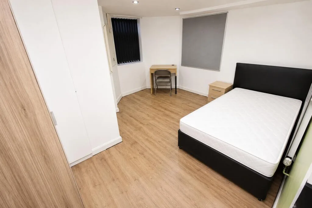 6 bedroom terraced house for rent