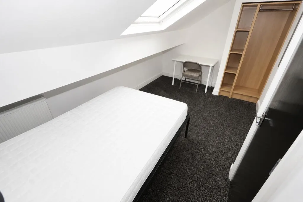 6 bedroom terraced house for rent
