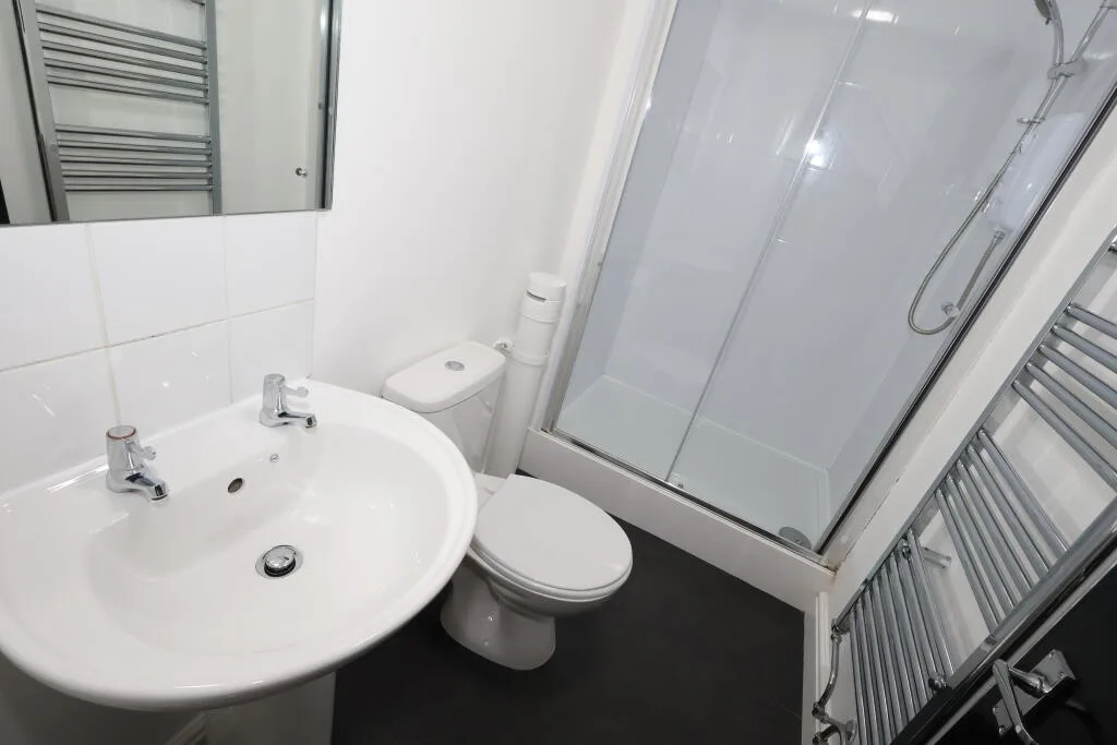 6 bedroom terraced house for rent