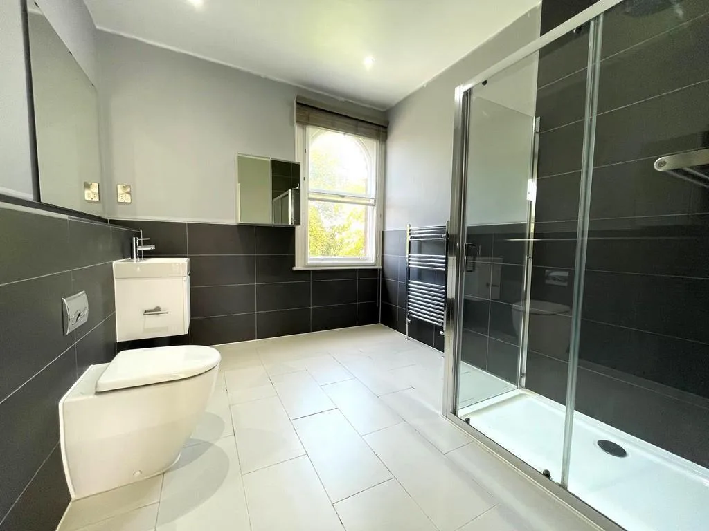 6 bedroom terraced house for rent