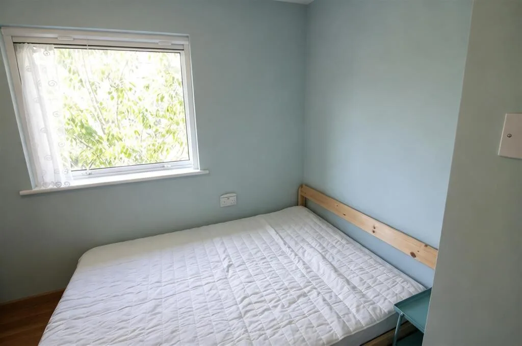 6 bedroom semi-detached house for rent