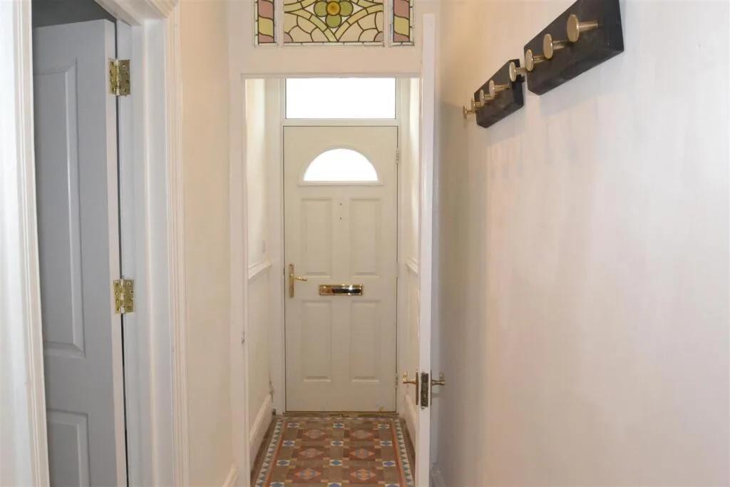 5 bedroom terraced house for rent