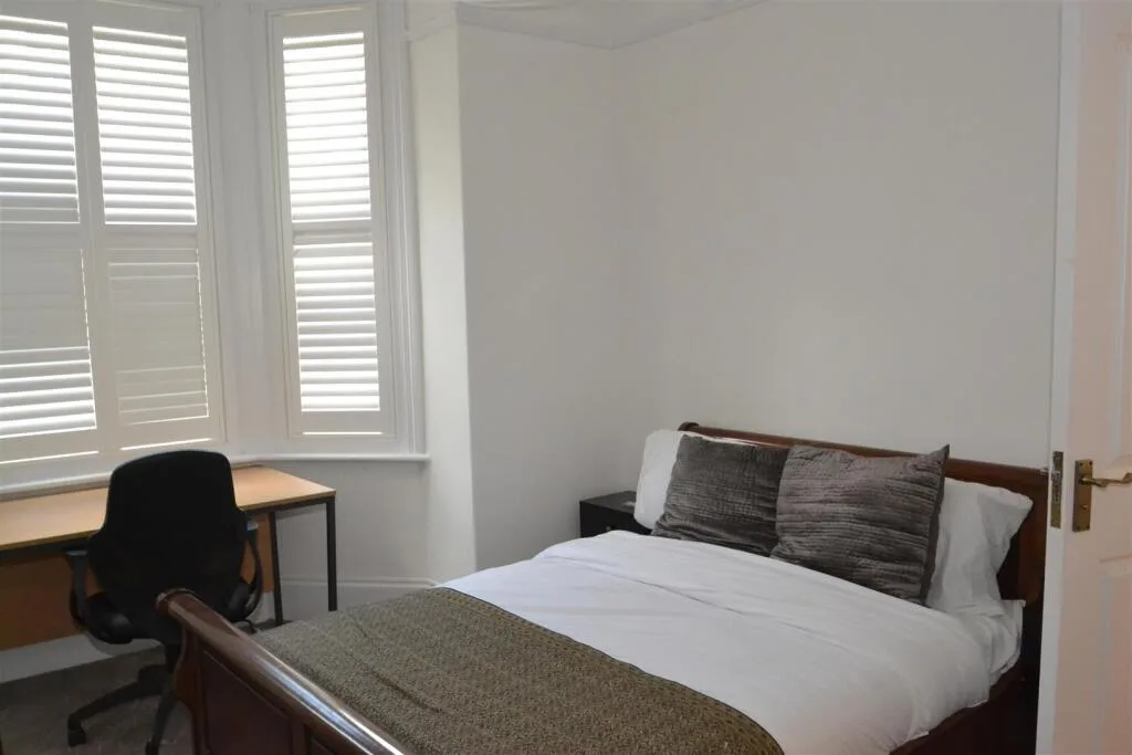 5 bedroom terraced house for rent