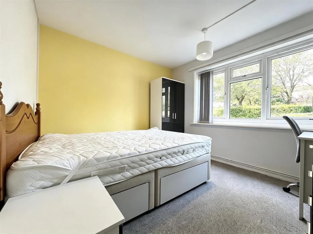 3 bedroom maisonette for rent