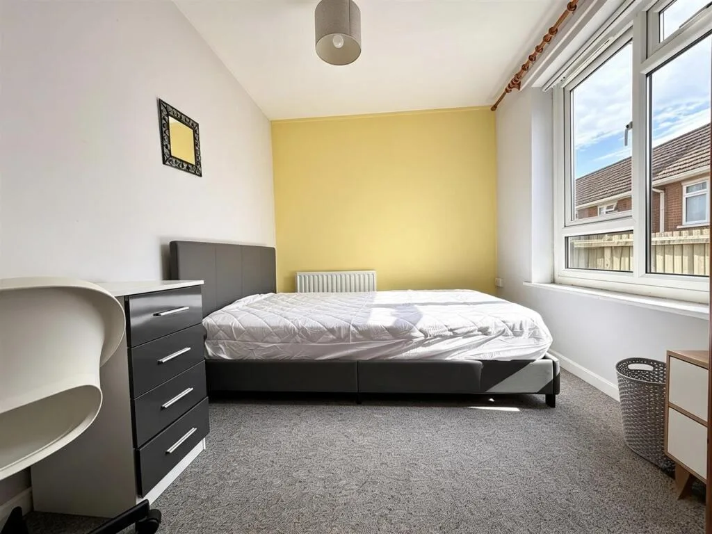 3 bedroom maisonette for rent