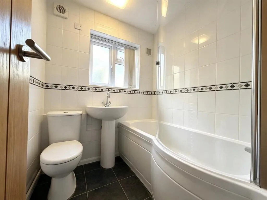 3 bedroom maisonette for rent