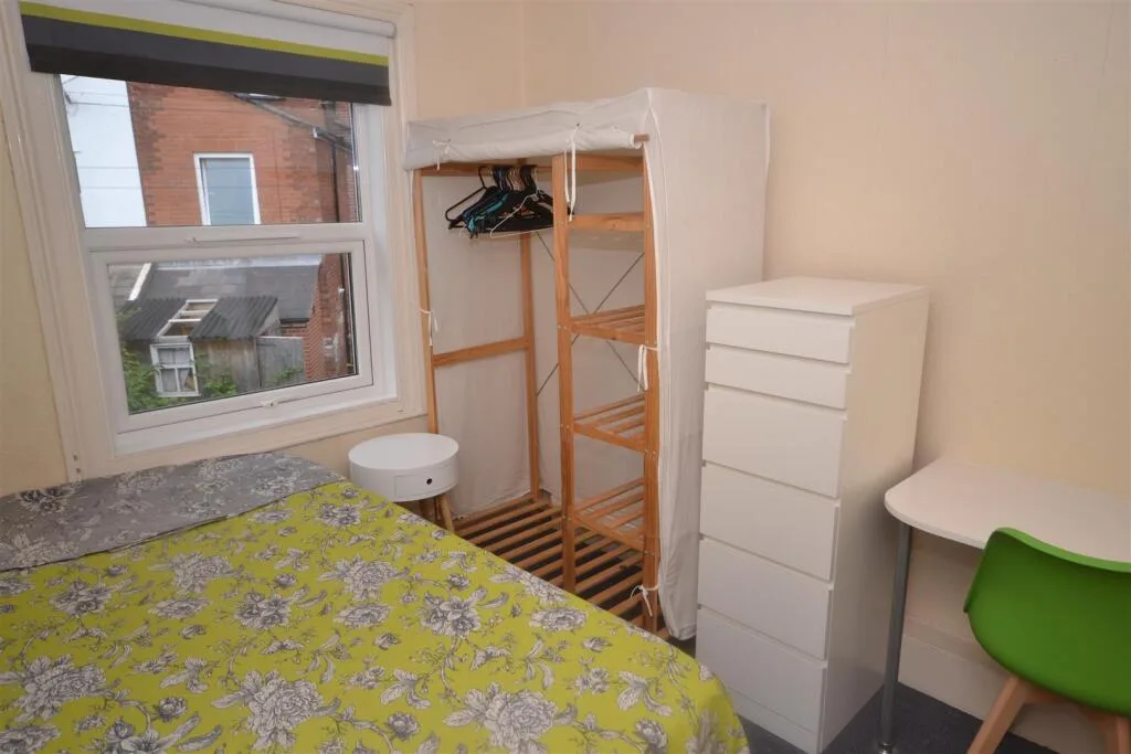 4 bedroom terraced house for rent