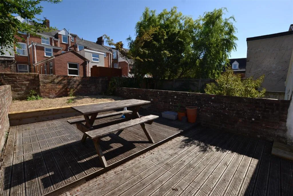 4 bedroom detached house for rent